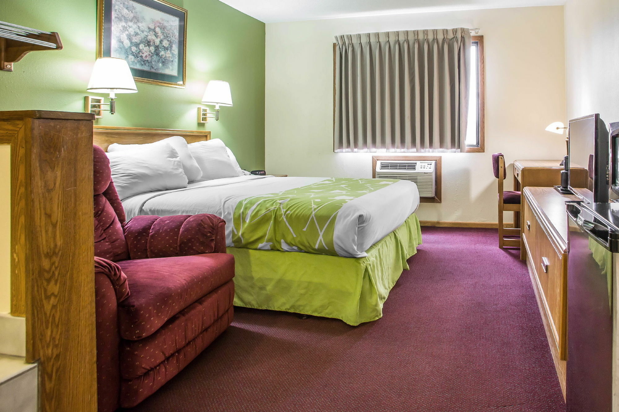 Econo Lodge Inn & Suites Dubuque Exteriör bild